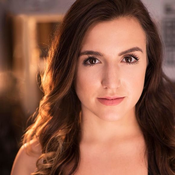 Meet your Posher, Olivia - Picture 1 of 1